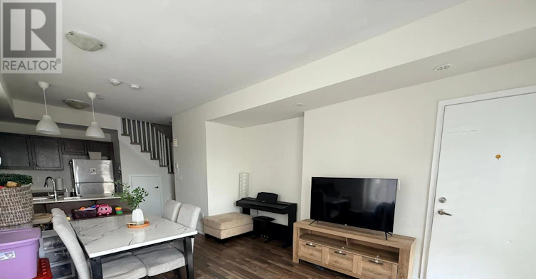 323-1460 Whites Road, Pickering, ON, L1V 1R4 - 2