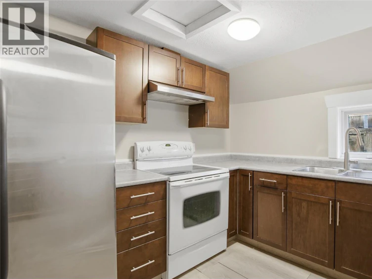 168 Yew Street, Kamloops, BC, V2B 3Z9 - 16
