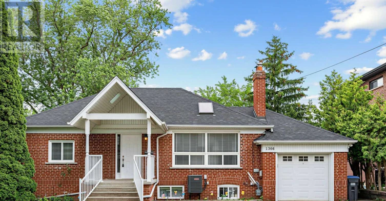 MAIN-1366 Applewood Road, Mississauga, ON, L5E 2M1
