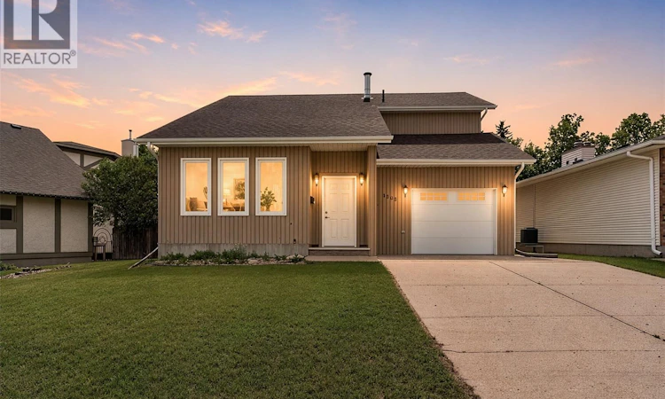 1309 Regal Crescent