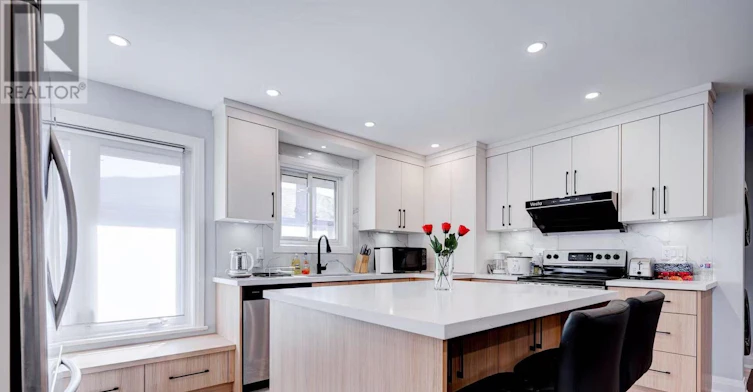 28 Earlton Road, Toronto, ON, M1T 2R3 - 3