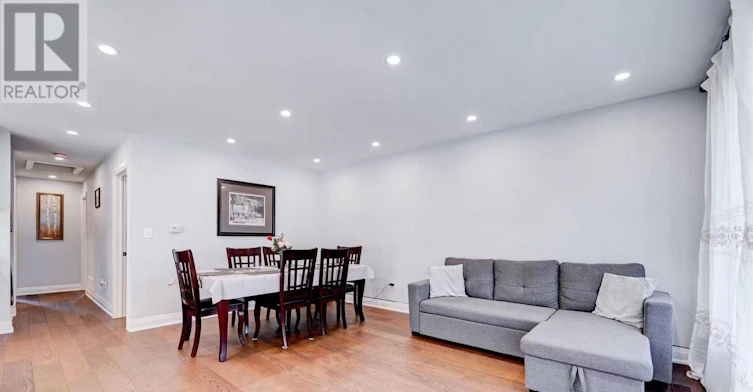 28 Earlton Road, Toronto, ON, M1T 2R3 - 5