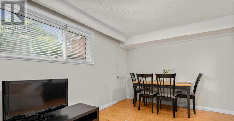BSMT-423A Valermo Drive, Toronto, ON, M8W 2L8 - 11