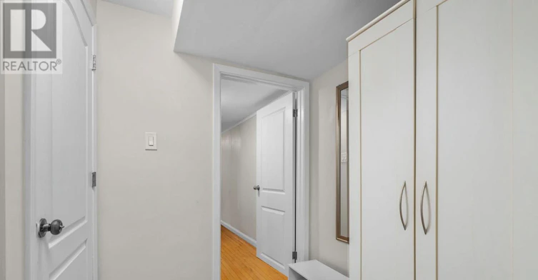 BSMT-423A Valermo Drive, Toronto, ON, M8W 2L8 - 6