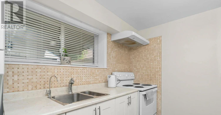 BSMT-423A Valermo Drive, Toronto, ON, M8W 2L8 - 22