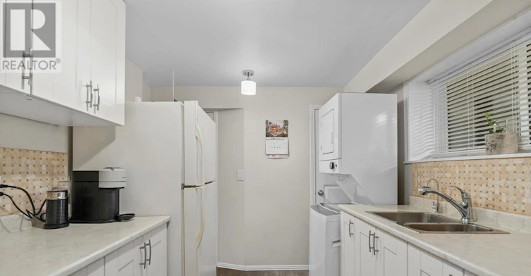 BSMT-423A Valermo Drive, Toronto, ON, M8W 2L8 - 24