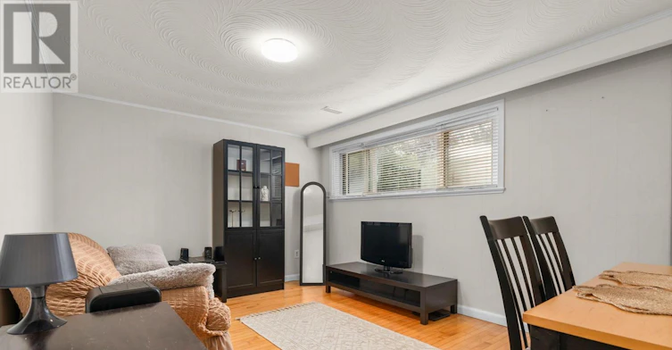BSMT-423A Valermo Drive, Toronto, ON, M8W 2L8 - 9