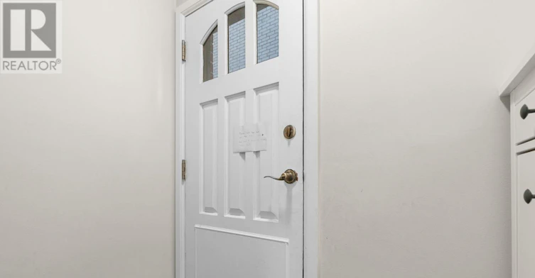 BSMT-423A Valermo Drive, Toronto, ON, M8W 2L8 - 4