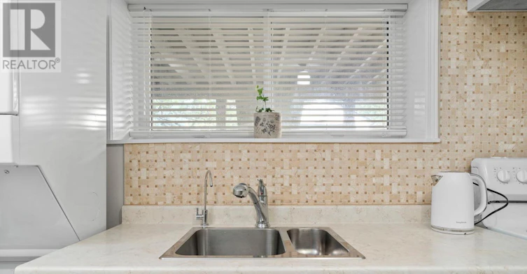 BSMT-423A Valermo Drive, Toronto, ON, M8W 2L8 - 25