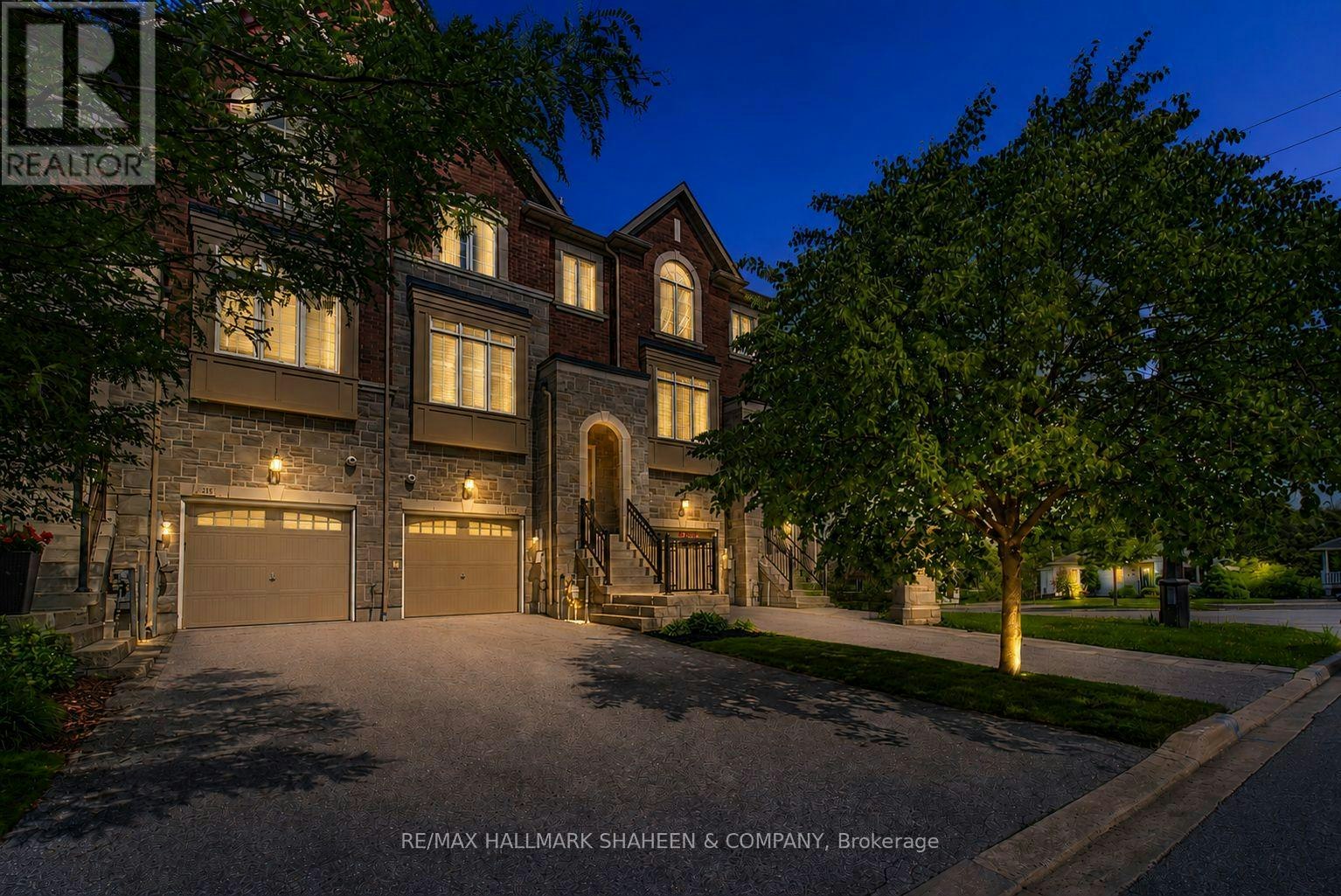 211 Appleton Court, Newmarket, ON, L3Y 0B8
