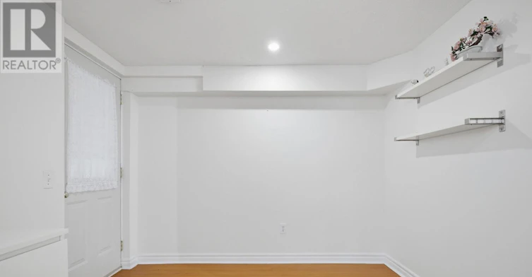 1036 Caven Street, Mississauga, ON, L5G 4J4 - 7