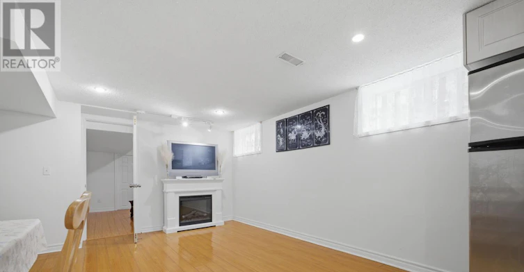1036 Caven Street, Mississauga, ON, L5G 4J4 - 13