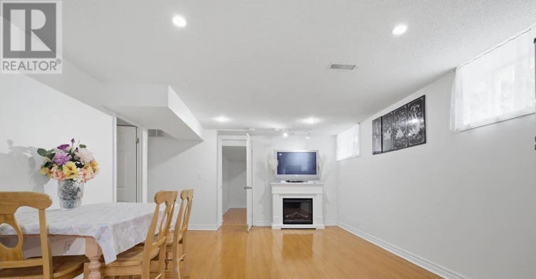 1036 Caven Street, Mississauga, ON, L5G 4J4 - 21