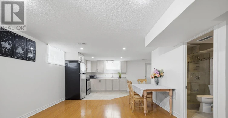 1036 Caven Street, Mississauga, ON, L5G 4J4 - 9