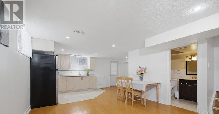 1036 Caven Street, Mississauga, ON, L5G 4J4 - 10