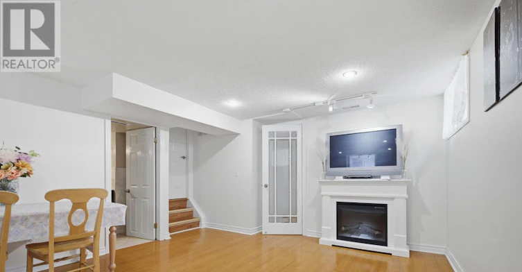 1036 Caven Street, Mississauga, ON, L5G 4J4 - 11