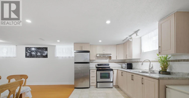 1036 Caven Street, Mississauga, ON, L5G 4J4 - 16