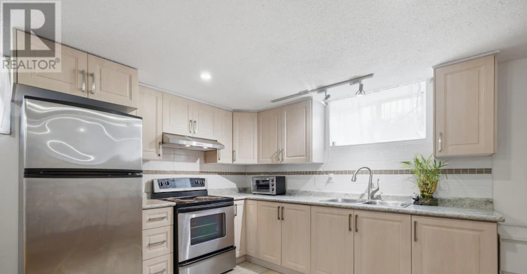 1036 Caven Street, Mississauga, ON, L5G 4J4 - 15