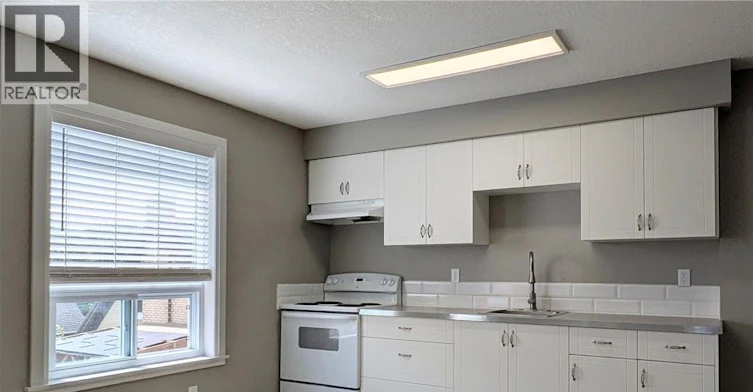 9-135 Wellington Street N, Kitchener, ON, N2H 5J9 - 3