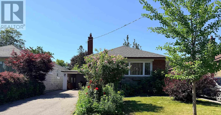 MAIN-15 Leahann Drive, Toronto, ON, M1P 1B6
