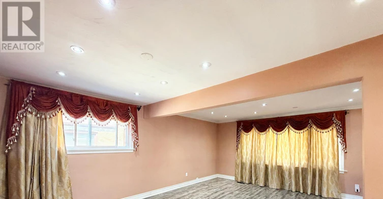 MAIN-15 Leahann Drive, Toronto, ON, M1P 1B6 - 4