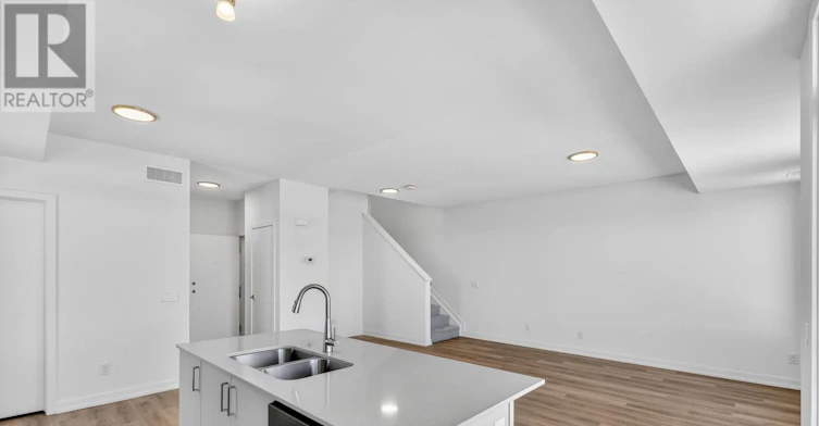 110 Stardust Private, Ottawa, ON, K1T 3W6 - 4