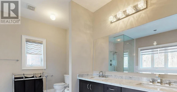 57 Strawbridge Farm Drive, Aurora, ON, L4G 0L2 - 8
