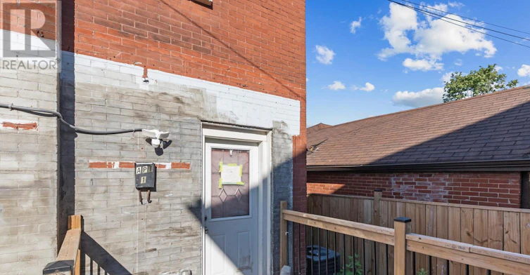 01 Main & Basement) 134 Celina Street, Oshawa, ON, L1H 4N5 - 4