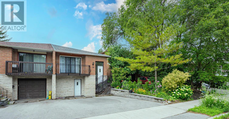 18 Levitt Court, Toronto, ON, M2R 3P9