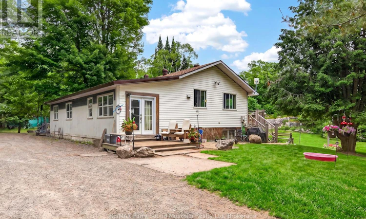 15 Toronto Lake Road