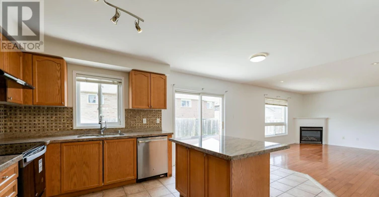 6 Fairhill Avenue, Brampton, ON, L7A 2A9 - 9