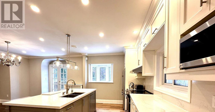 25 Cheritan Avenue, Toronto, ON, M4R 1S3 - 3