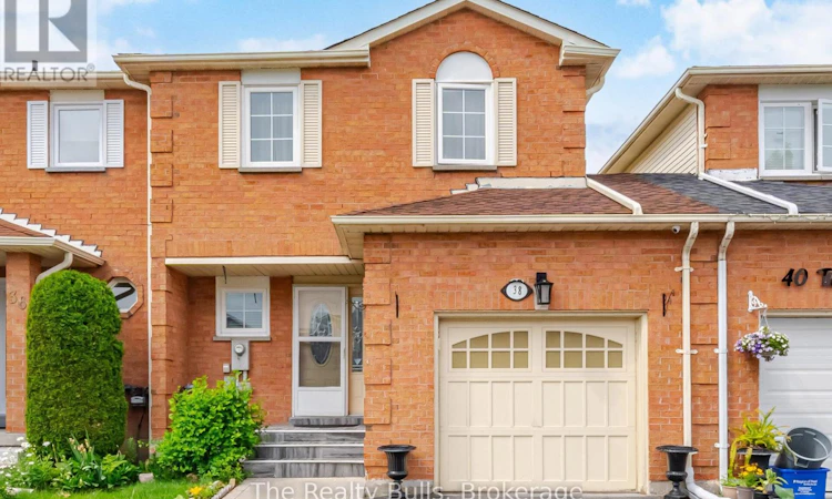 38 Thorntree Crescent