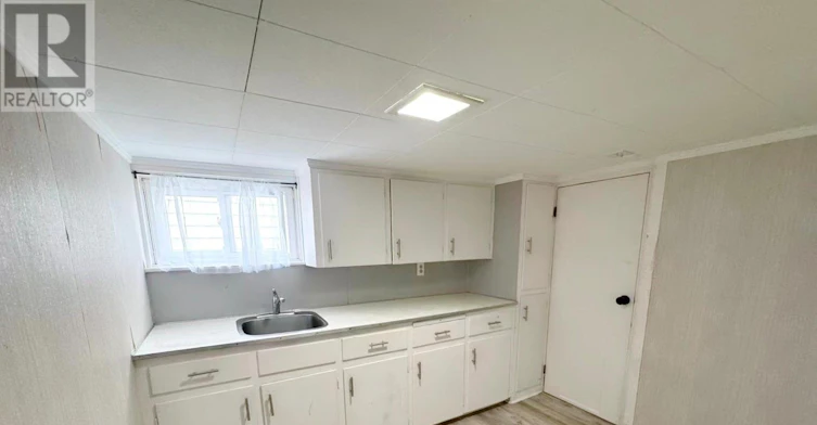 9 Grantham Avenue, St. Catharines, ON, L2P 3B3 - 35