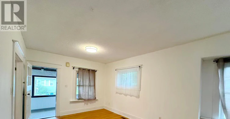 9 Grantham Avenue, St. Catharines, ON, L2P 3B3 - 10
