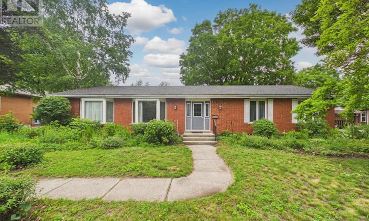 28 Penetangore Row S