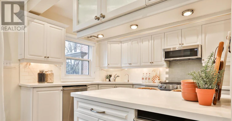 25 Whitewood Road, Toronto, ON, M4S 2X8 - 12
