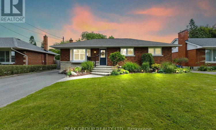 8 Roxanne Drive
