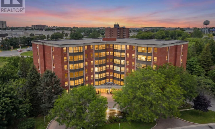 611-675 Davis Drive