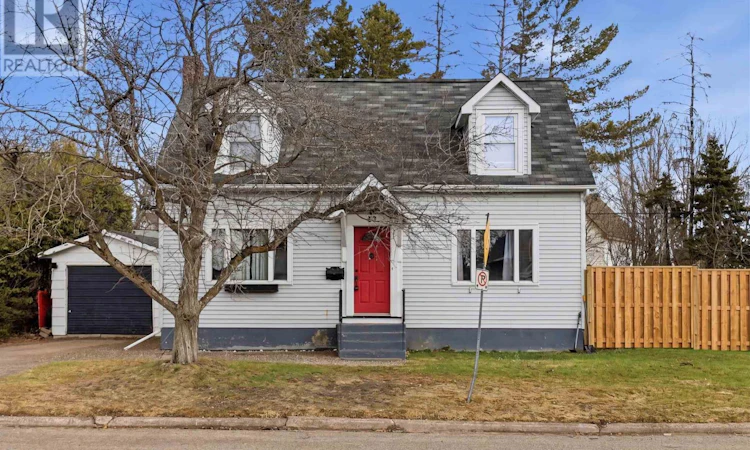 32 Salisbury Avenue