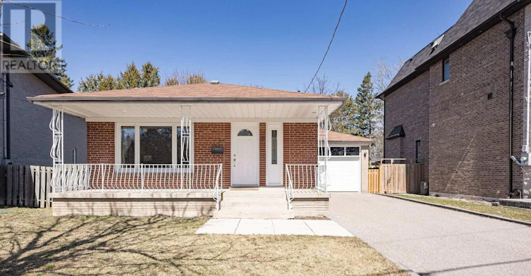 51 Rockport Crescent, Richmond Hill, ON, L4C 2L7
