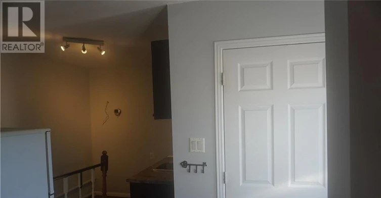 3-326 Flora Street, Ottawa, ON, K1R 5S3 - 6