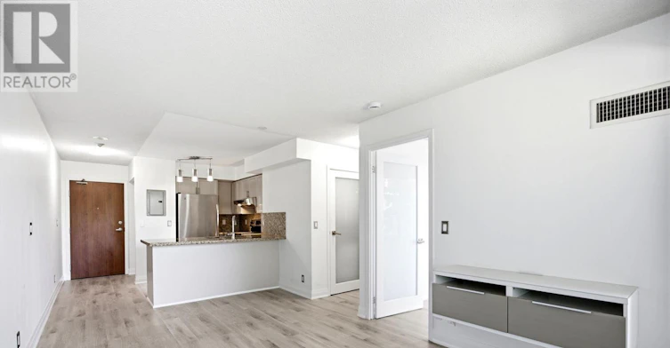 303-33 Elm Drive W, Mississauga, ON, L5B 4M2 - 9