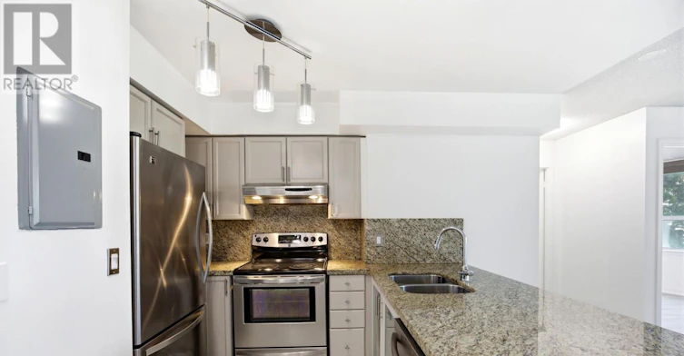 303-33 Elm Drive W, Mississauga, ON, L5B 4M2 - 4