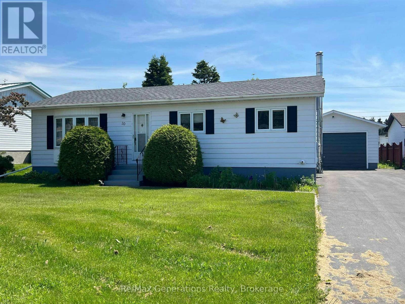 10 Lloyd Irwin Street, Marathon, ON, P0T 2E0