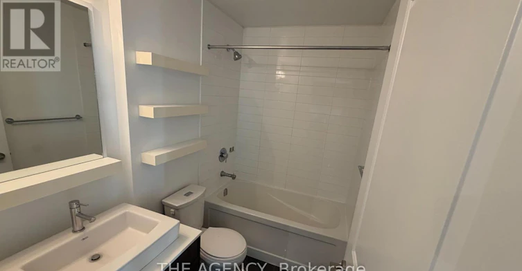 1113-9201 Yonge Street, Richmond Hill, ON, L4C 1H9 - 11