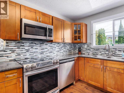 3-2161 Scenic Road - 2