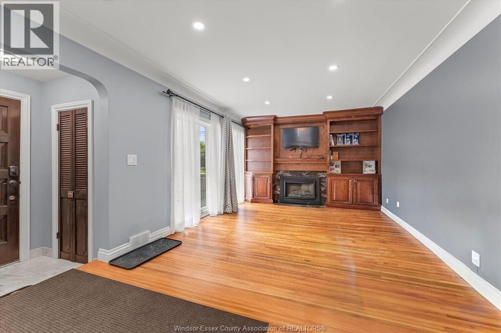 MAIN-4531 Pleasant Place, Windsor, ON, N8Y 2E9 - 3
