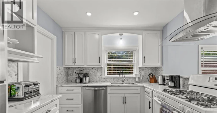 MAIN-4531 Pleasant Place, Windsor, ON, N8Y 2E9 - 4