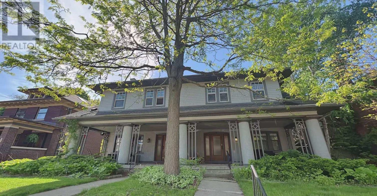 2-5 College Street, St. Catharines, ON, L2R 2W6 - 2